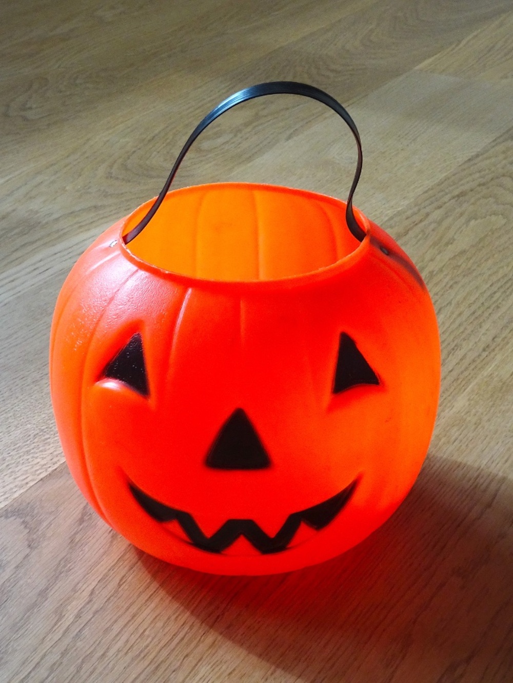 Vintage Blow Mold Plastic Jack-o'-lantern Halloween Pumpkin Candy Bucket🎃🍬🍫🍭